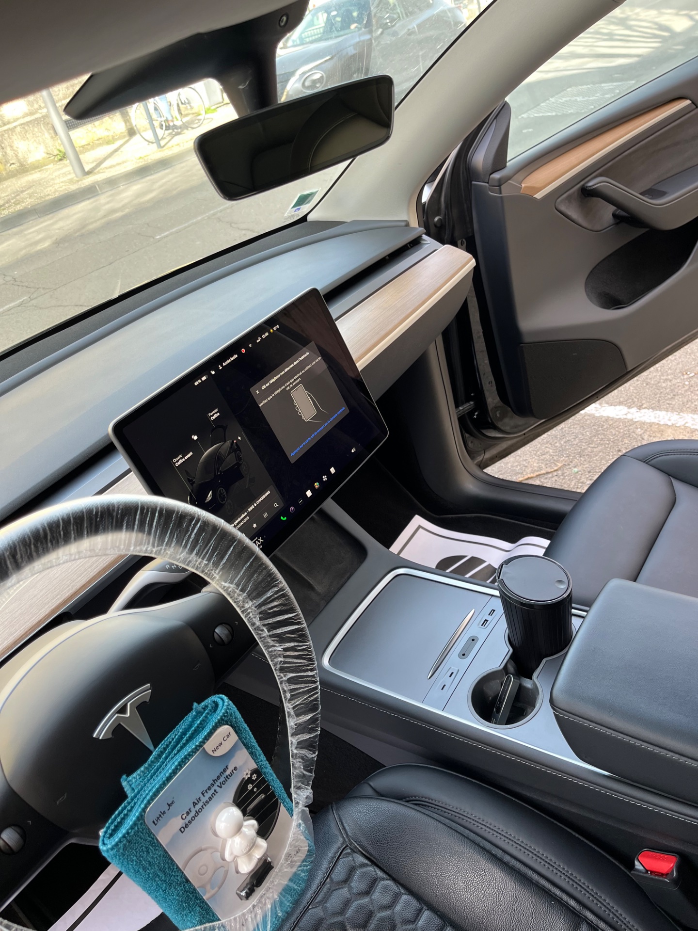 Intérieur Tesla détaillé par Top Clean 84